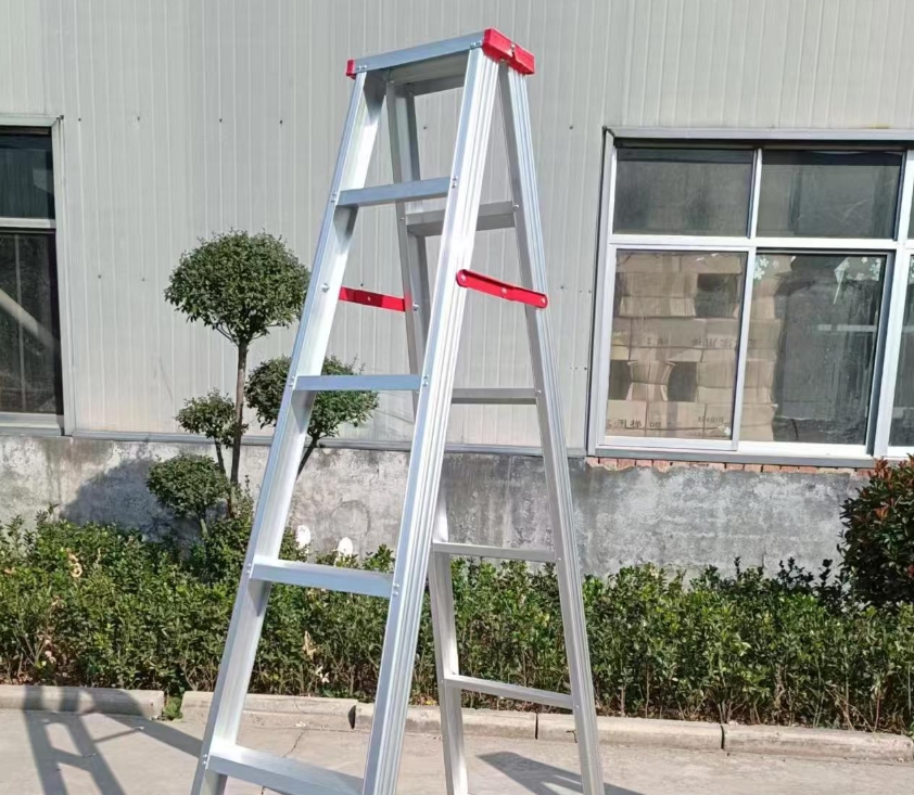 绝缘梯种类及迪宇电力厂家分析：选购指南与安全建议